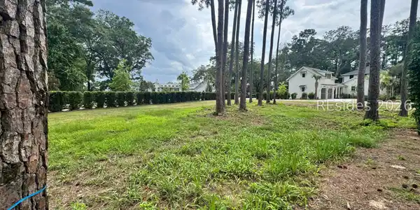 211 Harborview Drive