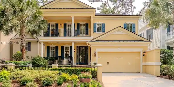 29 Crosstree Drive