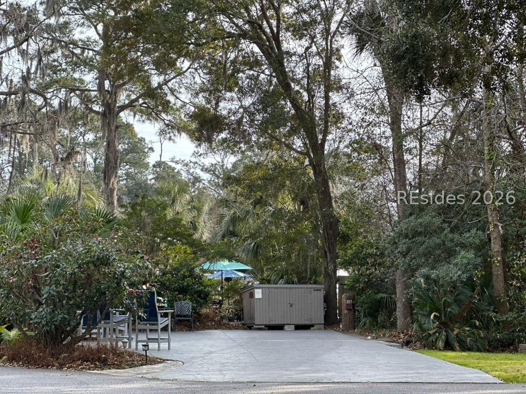 Image 2: Corner Lot #387 provides easy access to pull in RV