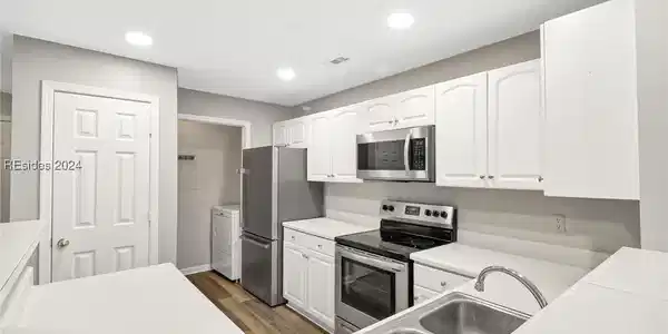100 Kensington Boulevard