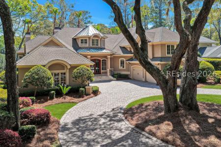 752 Colonial Drive