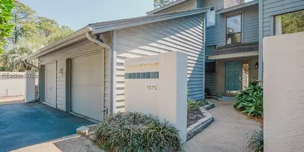 3 Lake Forest Drive
