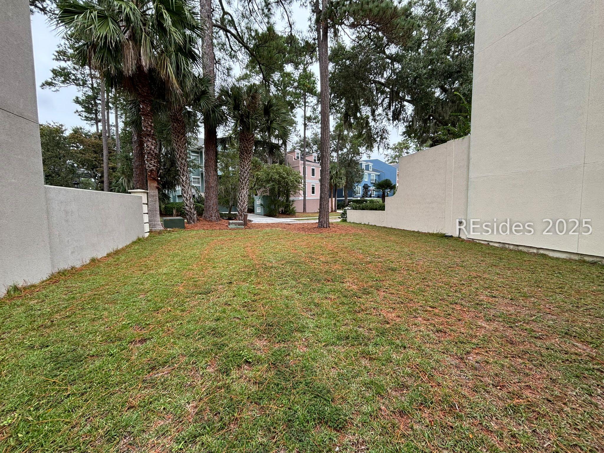 Image 4: From rear of lot looking toward street
