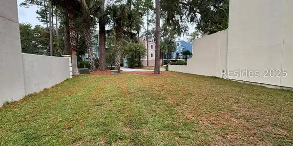 Image 4: From rear of lot looking toward street Image 4: From rear of lot looking toward street