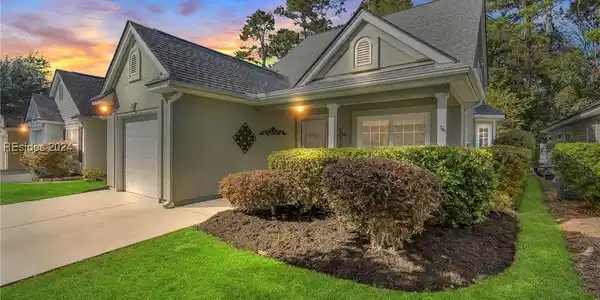 128 Crossings Boulevard