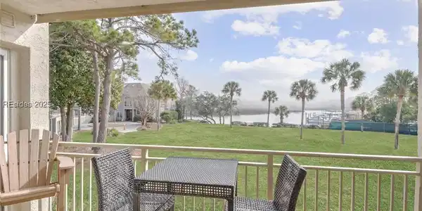 8 Braddock Bluff Drive