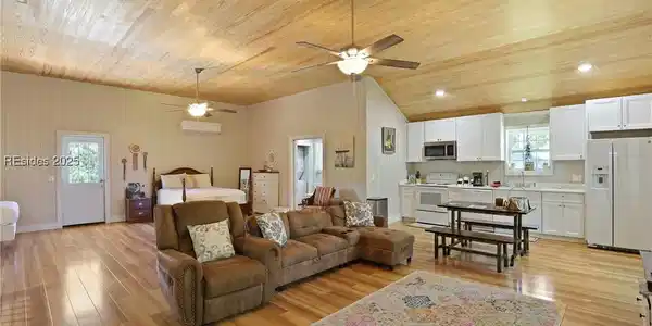 318 School Road
