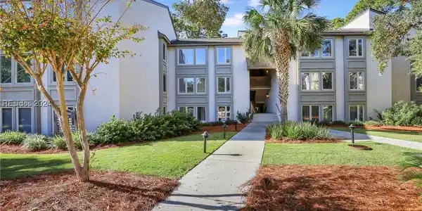 6 Braddock Bluff Drive