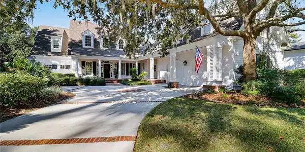 77 Lexington Drive
