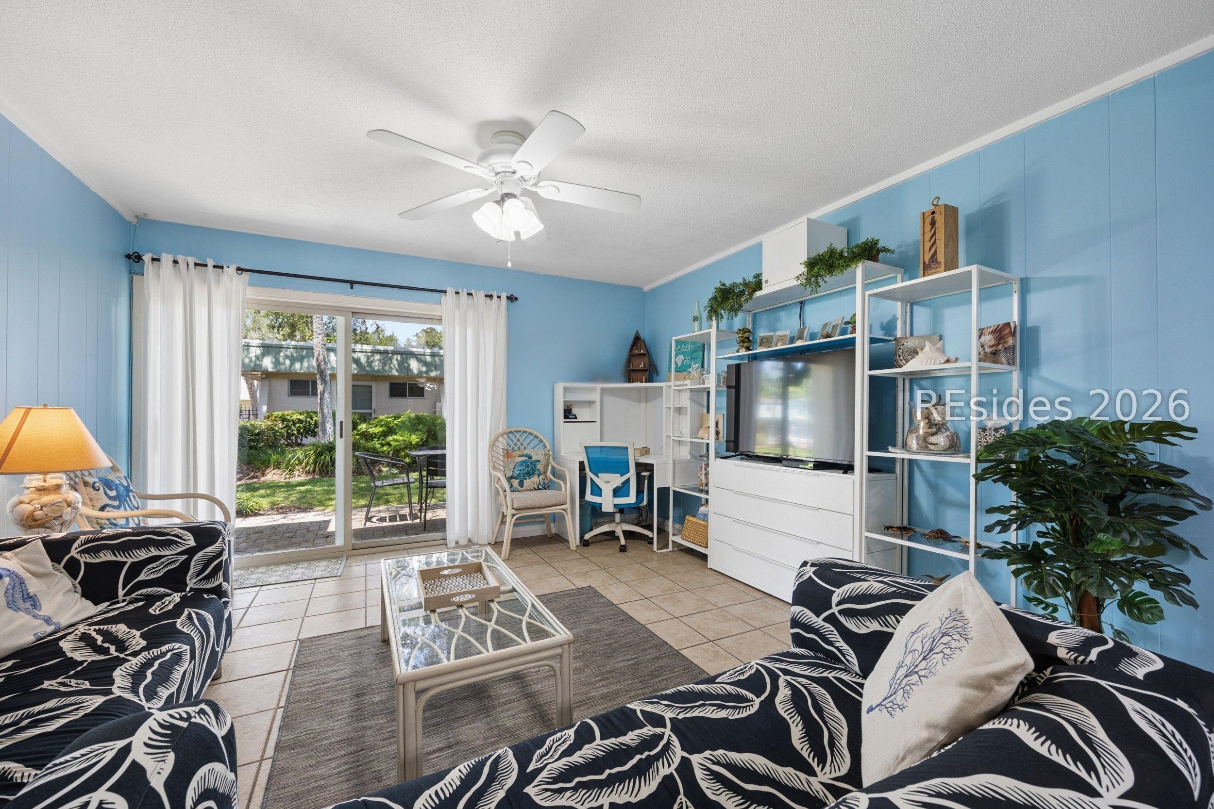 Image 2: Light-Filled Great Room