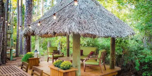 Image 2: Rear Deck - Tiki Bar