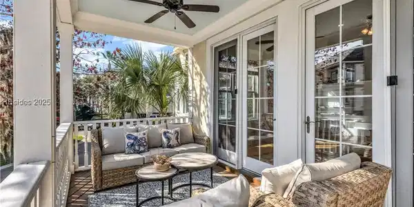 40 Bermuda Pointe Circle
