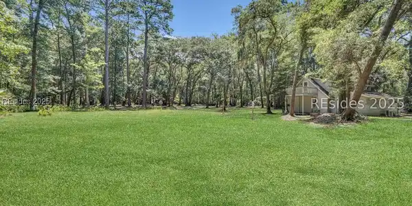 12 Pine View Drive