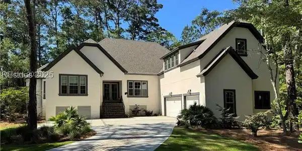 6 Linden Place