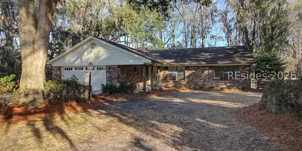 2001 Ashwood Circle