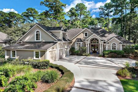 734 Colonial Drive