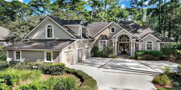 734 Colonial Drive