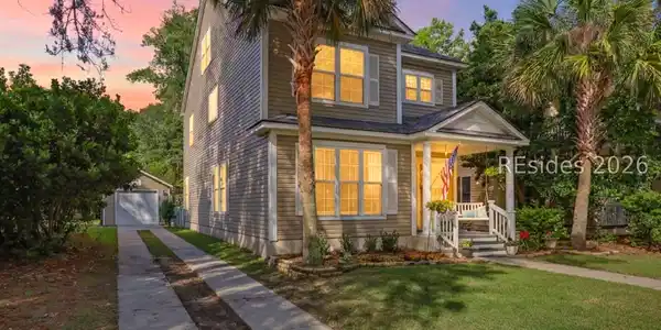 18 Chiswick Way