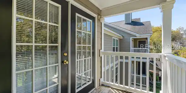 Image 4: Porch Image 4: Porch