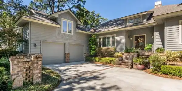 13 Pine Island Road