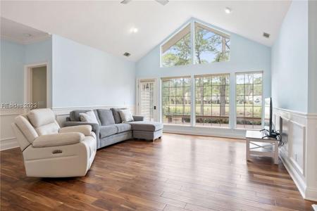 4 Winding Trail Lane