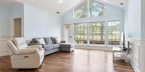 4 Winding Trail Lane