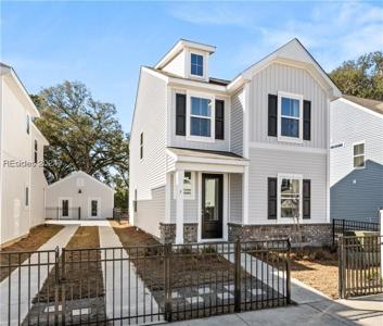 21 Whispering Oaks Circle