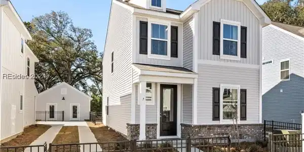 21 Whispering Oaks Circle