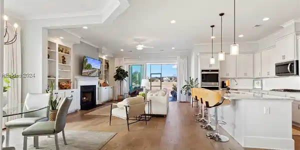 346 Castaway Drive