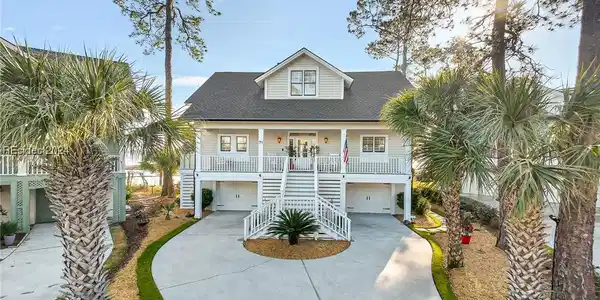71 Royal Pointe Drive