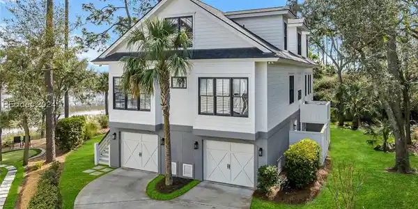 72 Royal Pointe Drive