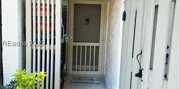 17 Lagoon Road