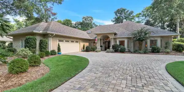 10 Larium Place