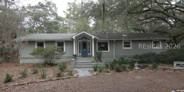 20 Grande Oaks Drive