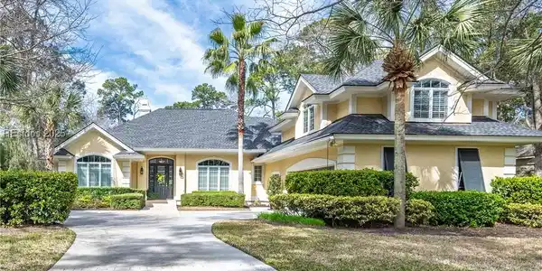 671 Colonial Drive Dr Drive