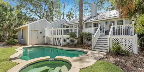 2 Sutherland Court