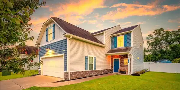 143 Red Northern Oak Way
