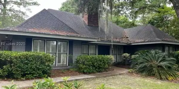 10 Heritage Rd