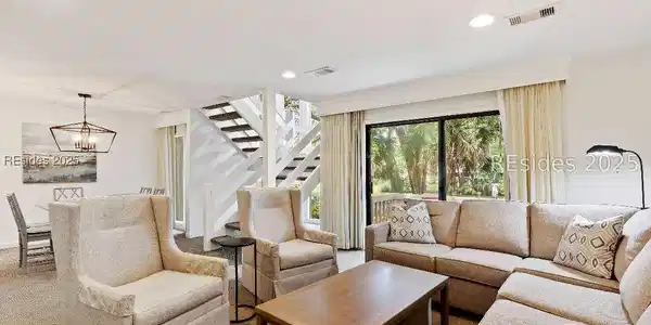 70 Lighthouse Road