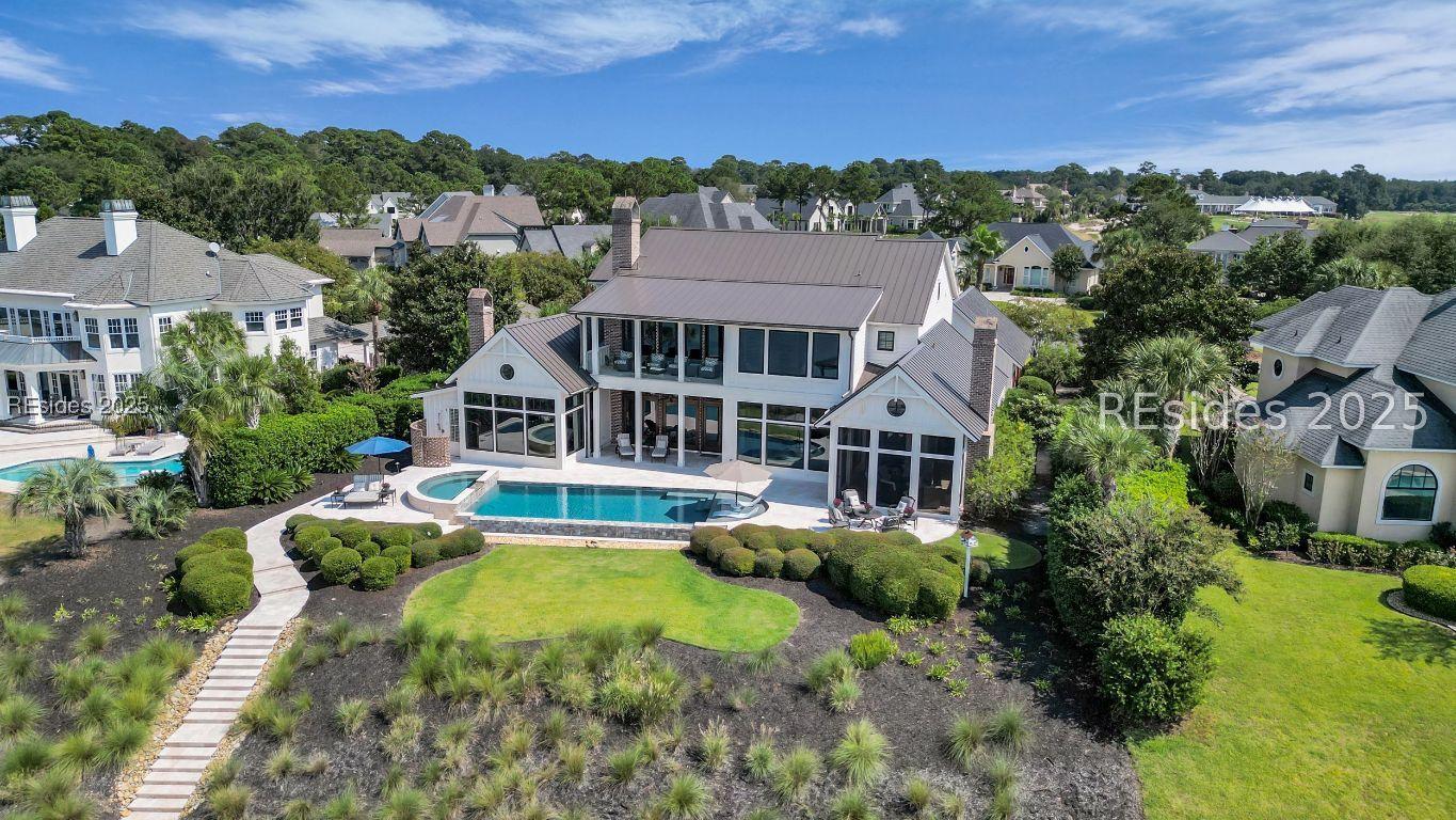 Image 4: Luxury living at it's finest Image 4: Luxury living at it's finest