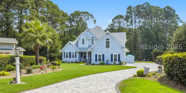 9 Summers Lane