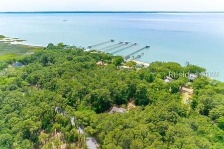 25 Vista Boulevard E
