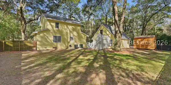 8 Meridith Lane