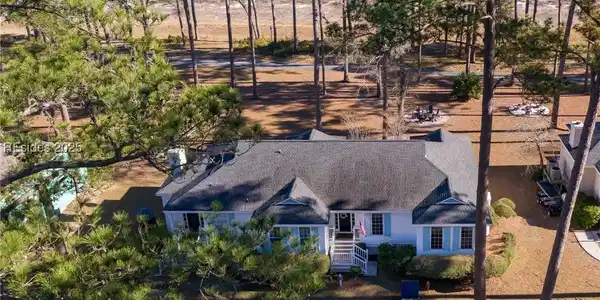 140 Ave Of Oaks