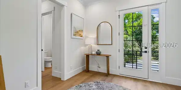 Image 4: Entry Foyer Image 4: Entry Foyer