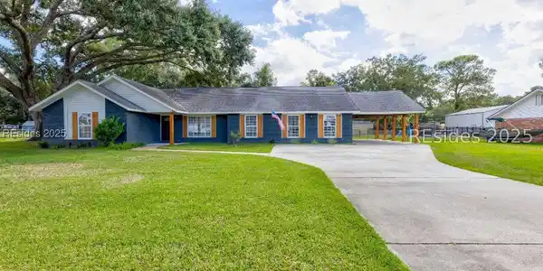 2208 E Salem Drive