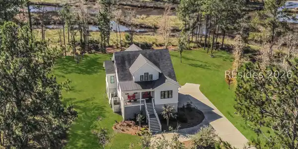 492 Hunters Loop S