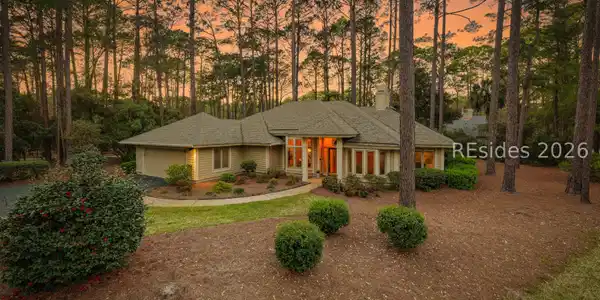 2 Hummingbird Court