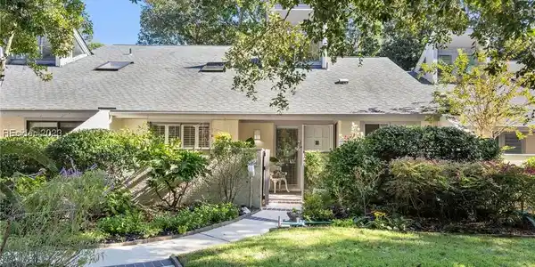 22 Townhouse Manor