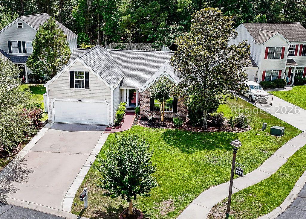 Image 2: Nice long driveway Image 2: Nice long driveway